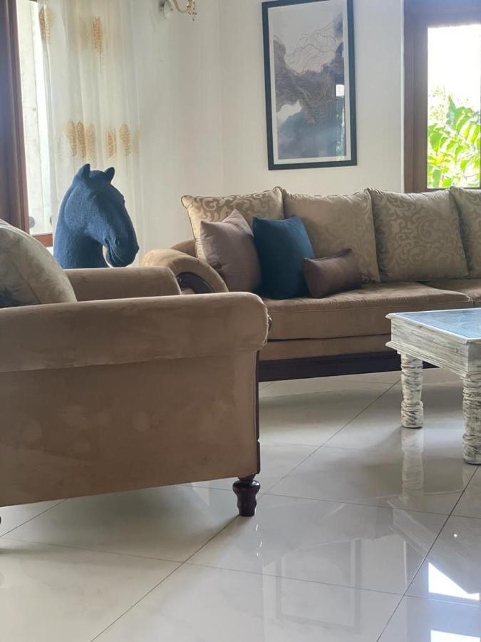 Villa Crystals Malabe Ngoại thất bức ảnh