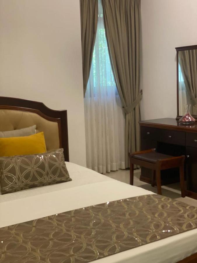 Villa Crystals Malabe Ngoại thất bức ảnh